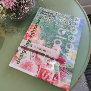 DG - "MOODY BLOOMS" book by Tricia Guild - signert