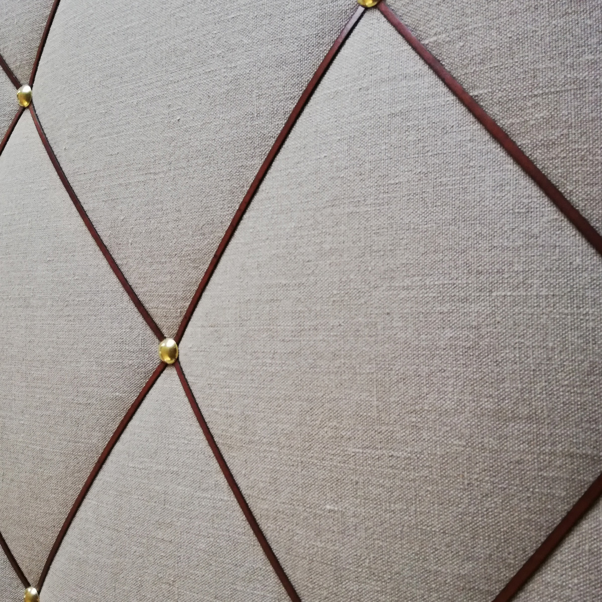 Riis - Oppslagstavle 57x77cm - Natural, brunt skinn, forgylt - Bilde 3